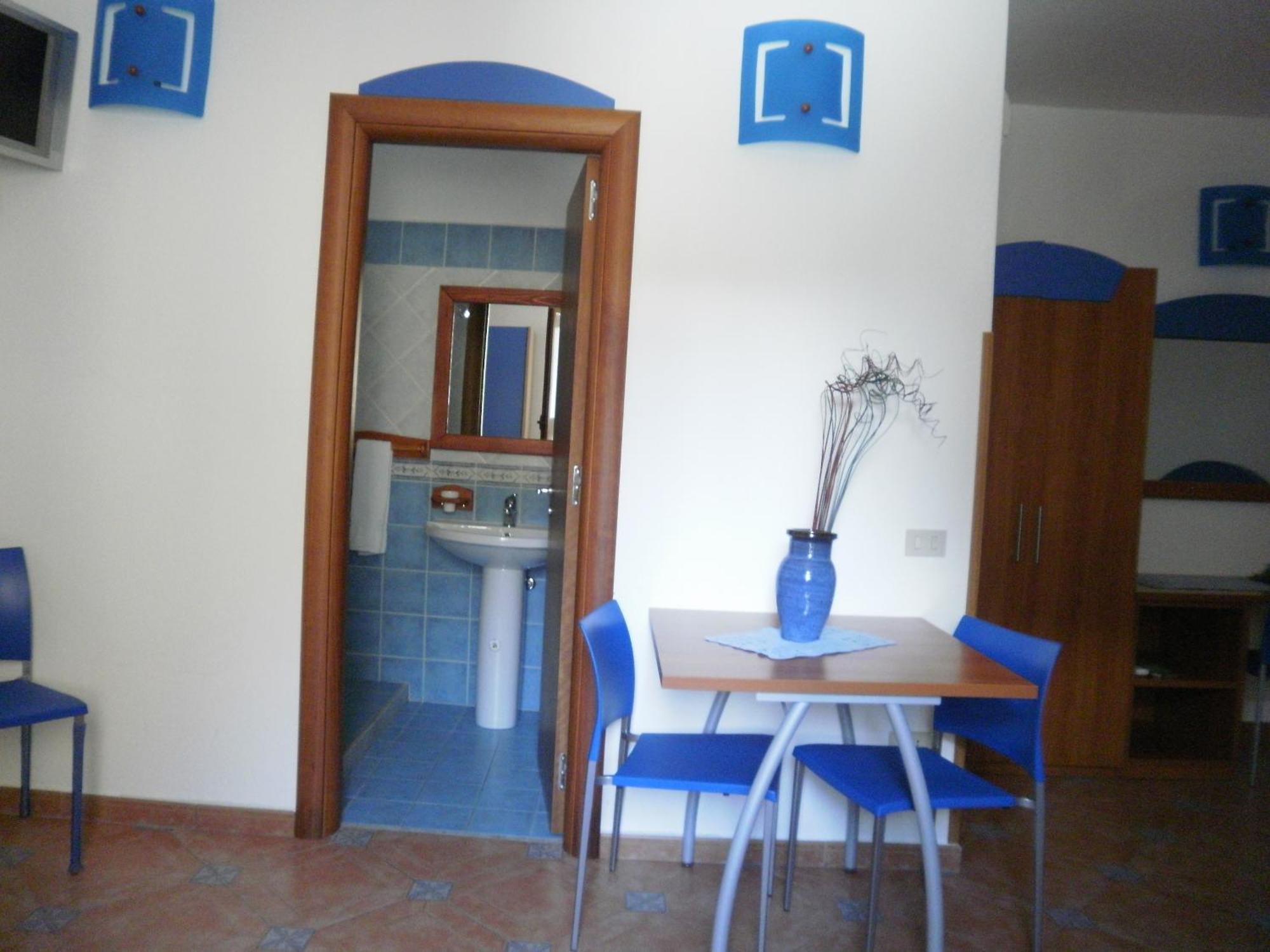 Sogni Nel Blu Aparthotel Isola di Ustica Rum bild