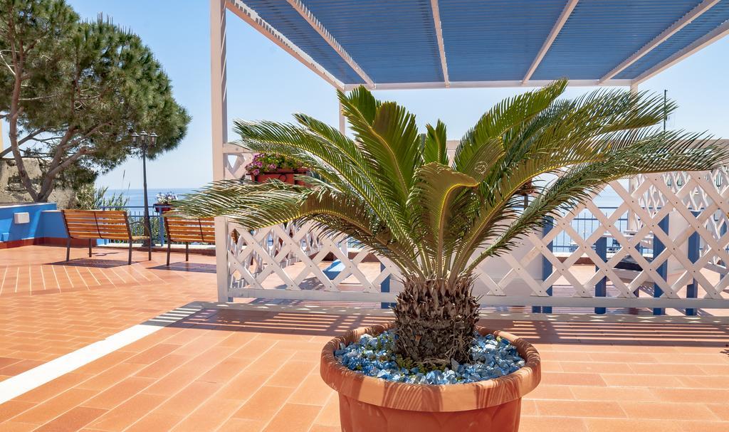 Sogni Nel Blu Aparthotel Isola di Ustica Exteriör bild