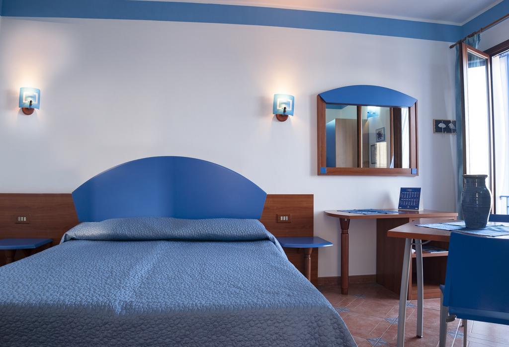 Sogni Nel Blu Aparthotel Isola di Ustica Exteriör bild