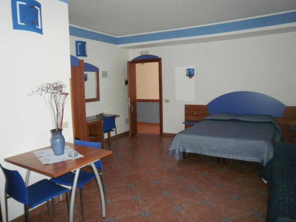 Sogni Nel Blu Aparthotel Isola di Ustica Rum bild