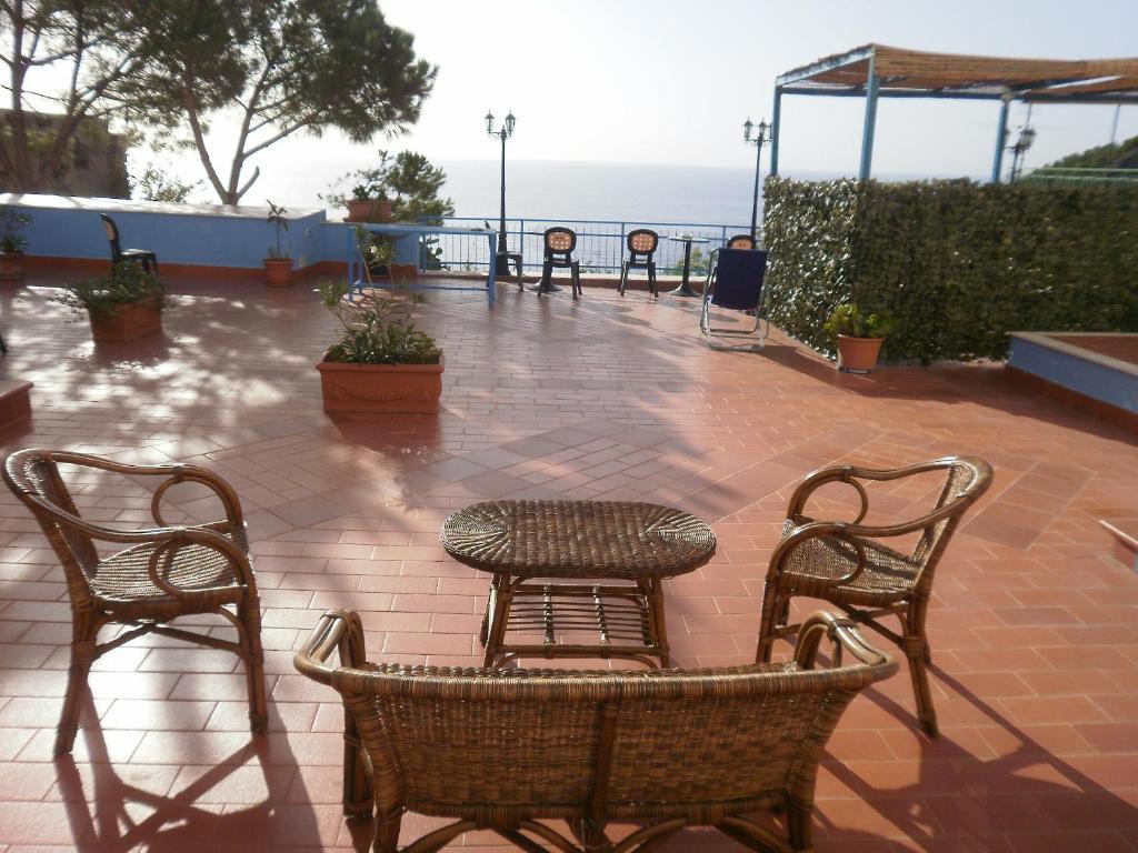 Sogni Nel Blu Aparthotel Isola di Ustica Exteriör bild