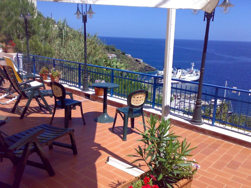 Sogni Nel Blu Aparthotel Isola di Ustica Exteriör bild