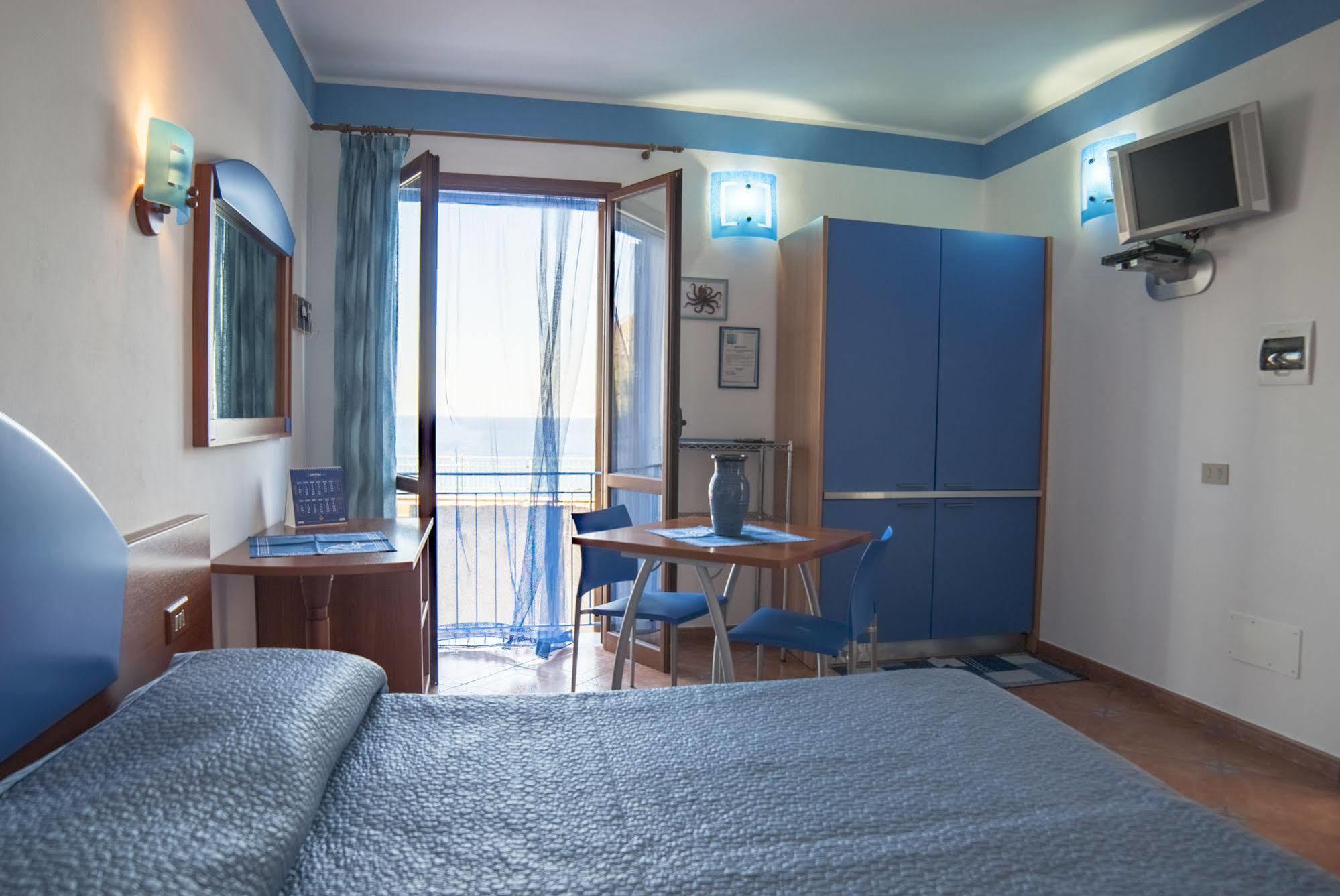 Sogni Nel Blu Aparthotel Isola di Ustica Exteriör bild