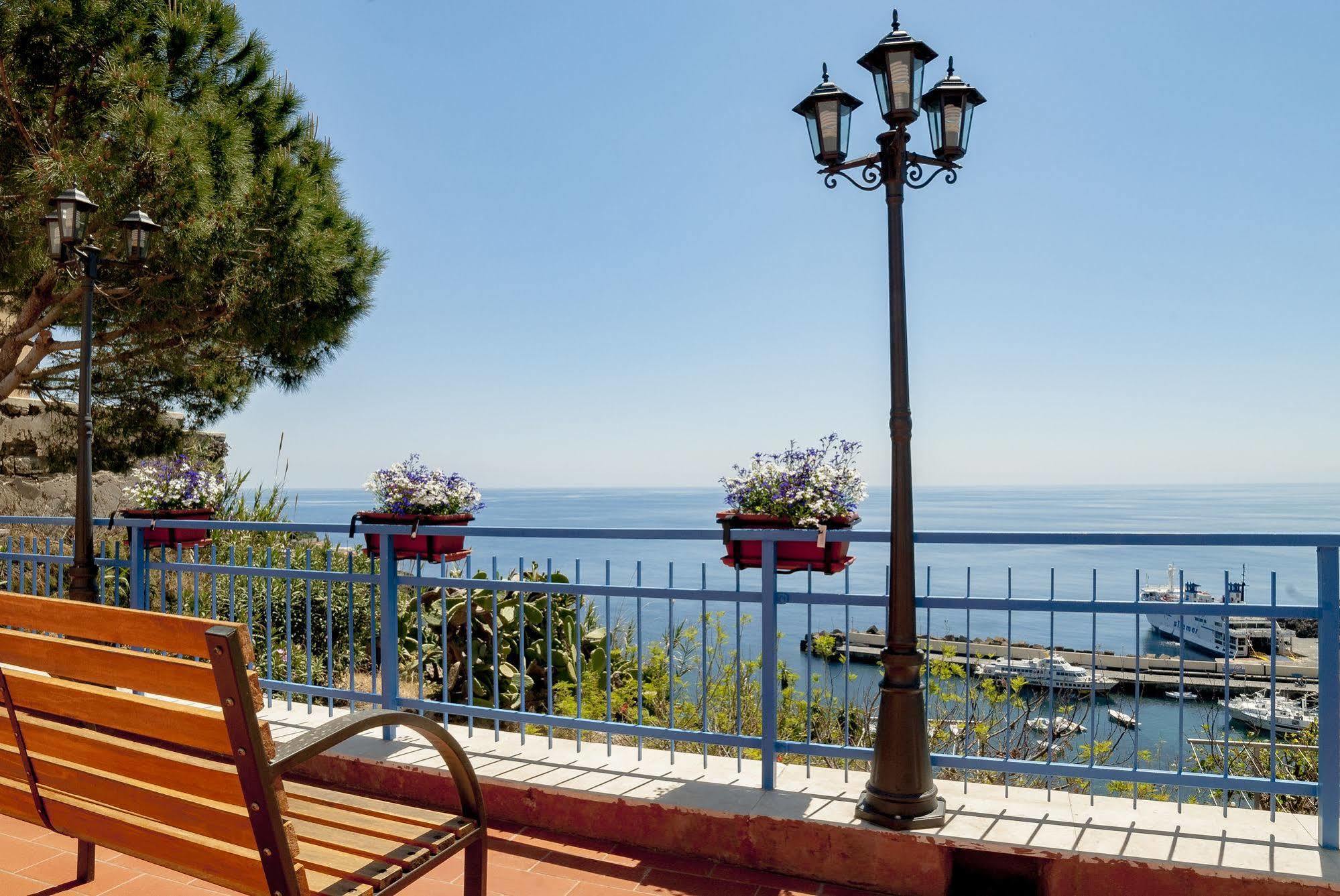 Sogni Nel Blu Aparthotel Isola di Ustica Exteriör bild